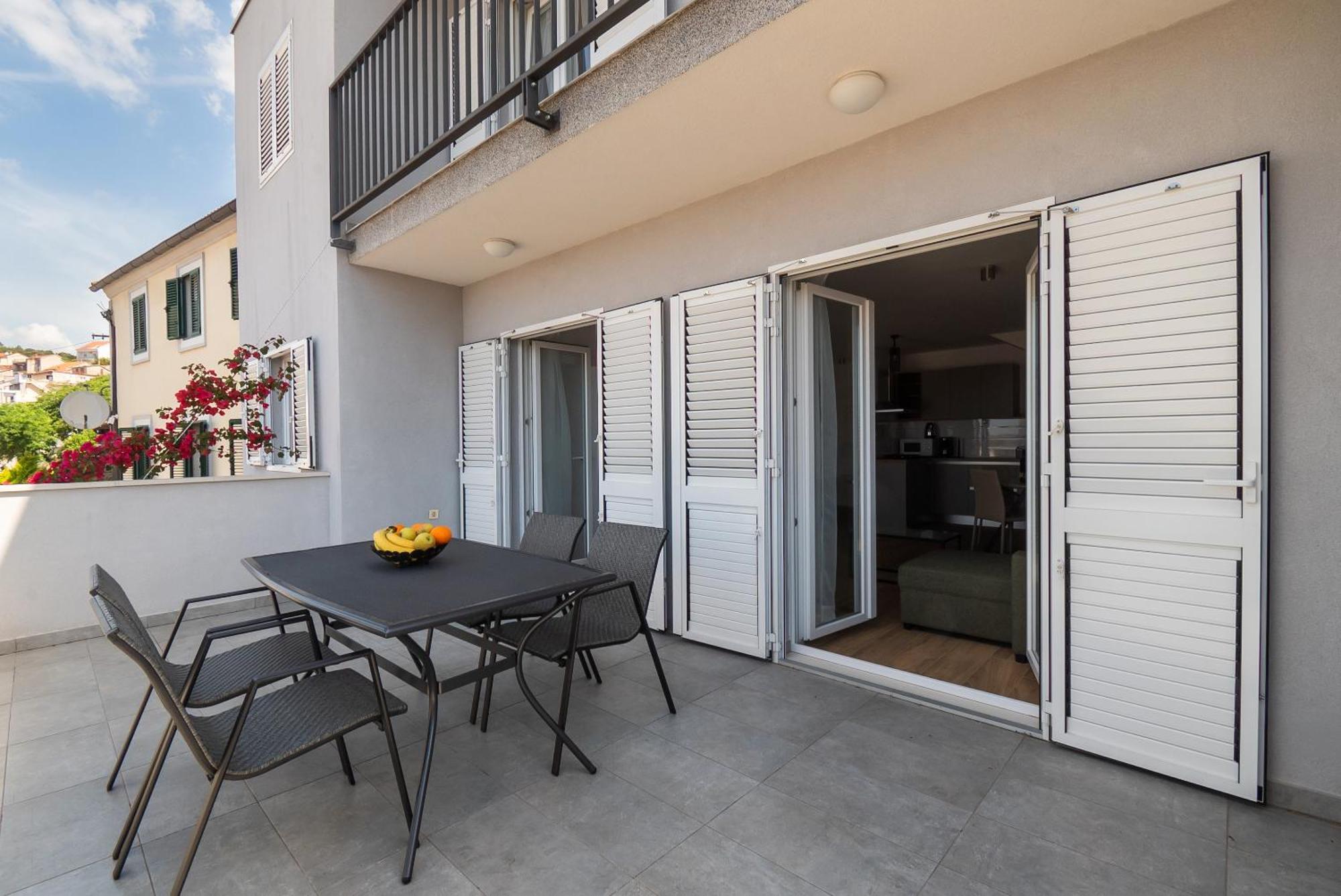 Apartman Miriam Sibenik Bagian luar foto